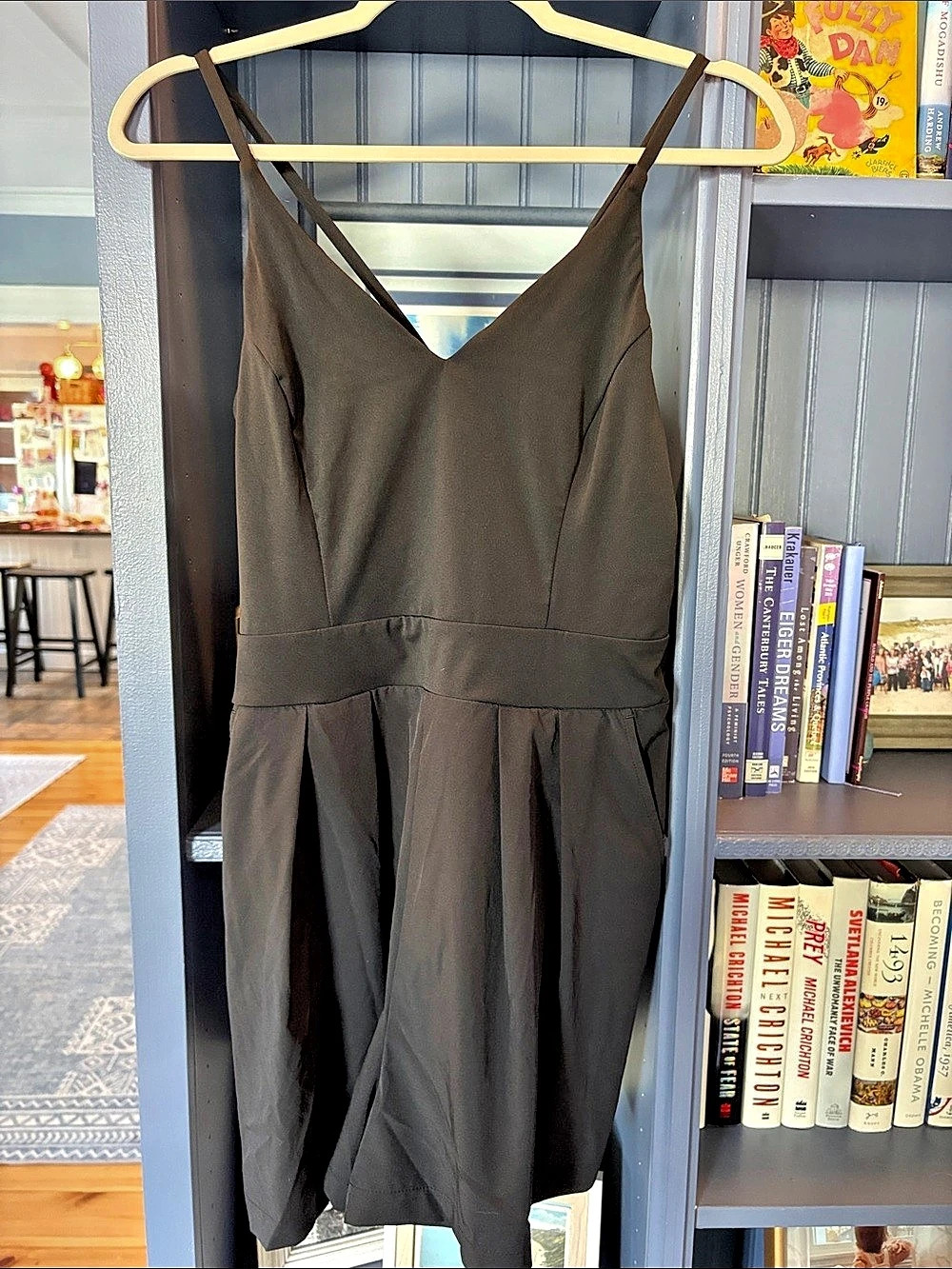 Halara Pleated Romper in Black Size Medium Like New